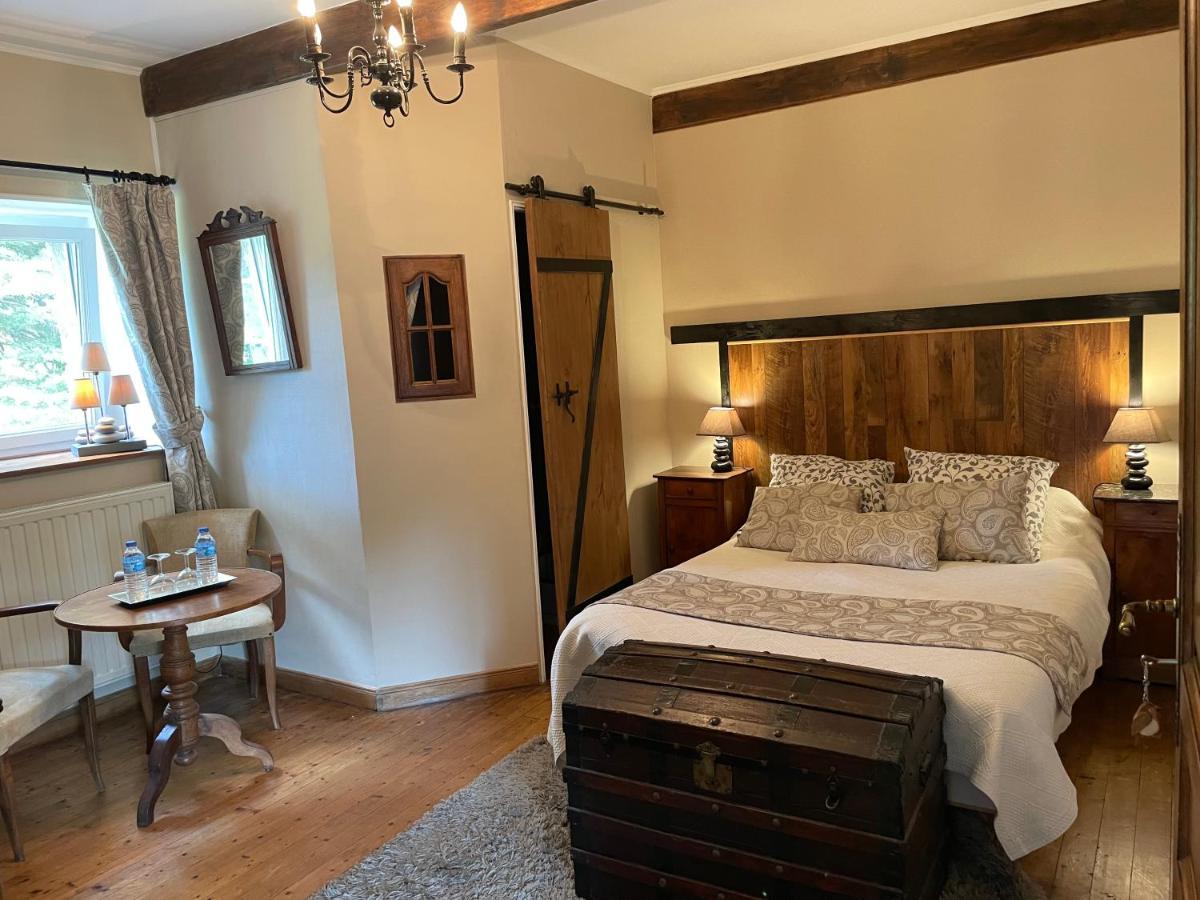 Manoir De Kerliviry Bed & Breakfast Cleder Exterior photo